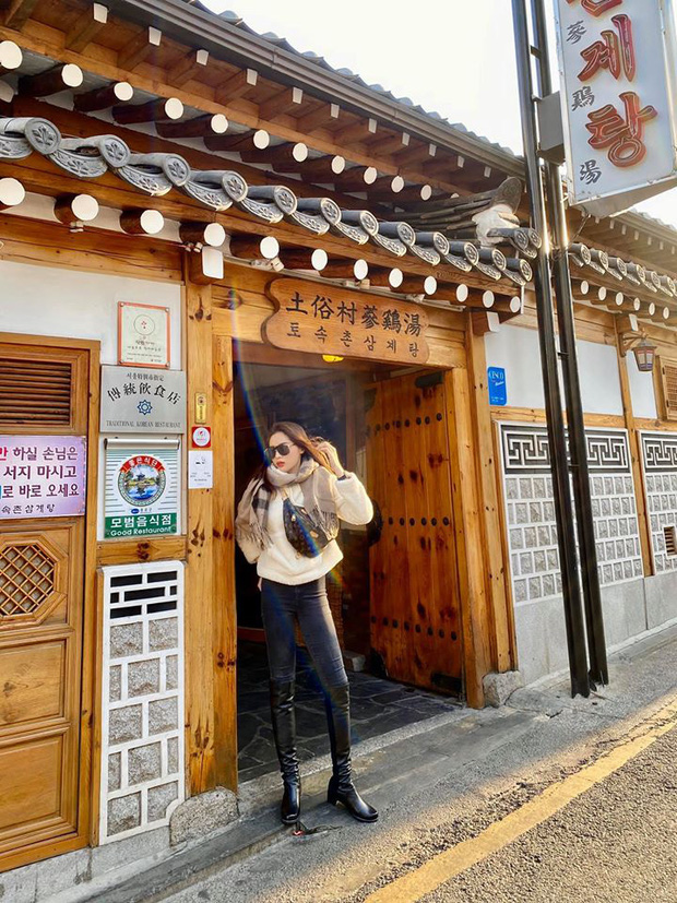 Kỳ Duyên nắm chặt tay Minh Triệu cùng sang Hàn đón sinh nhật tuổi 23-4