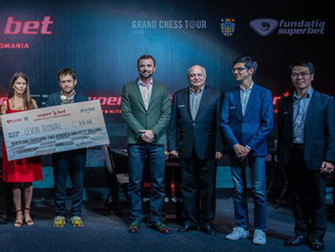 Quang Liêm bỏ túi” 350 triệu đồng: Tính nhanh hơn máy hạ Vua cờ thứ 15-2