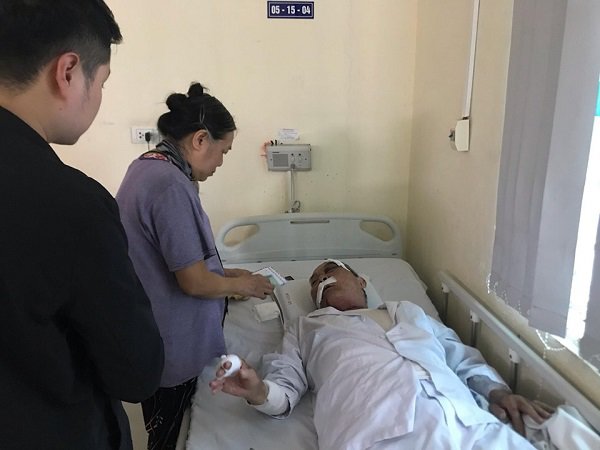 Cụ ông bị xe ôm hành hung vì tranh khách: Tôi đang hóng gió chứ tranh giành gì đâu”-3