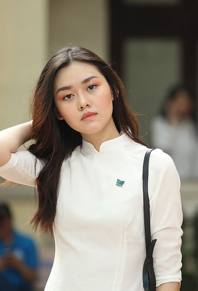 Từ hồi là nữ sinh trường PTTH Phan Đình Phùng, Tường San đã vô cùng nổi tiếng với nhan sắc xinh đẹp, nổi bật-4