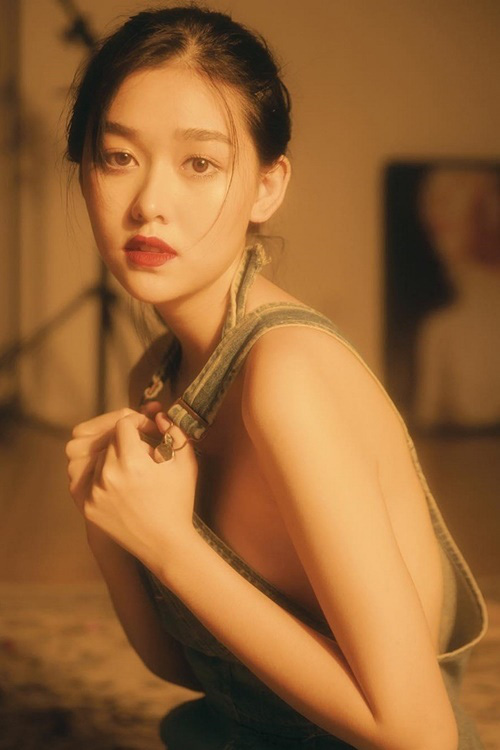 Từ hồi là nữ sinh trường PTTH Phan Đình Phùng, Tường San đã vô cùng nổi tiếng với nhan sắc xinh đẹp, nổi bật-7