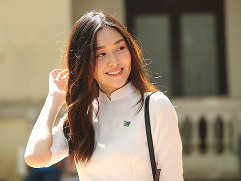 Tường San khoe vai trần yêu kiều, Hoàng Thuỳ bất ngờ cắt tóc ngắn trẻ trung-15