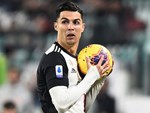 Ronaldo tỏa sáng đưa Bồ Đào Nha dự VCK Euro 2020-2