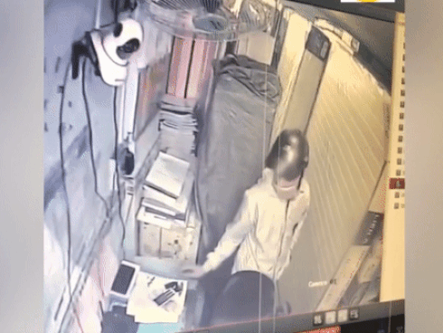 Vờ mua hàng rồi trộm điện thoại, kẻ gian bị bắt tại chỗ