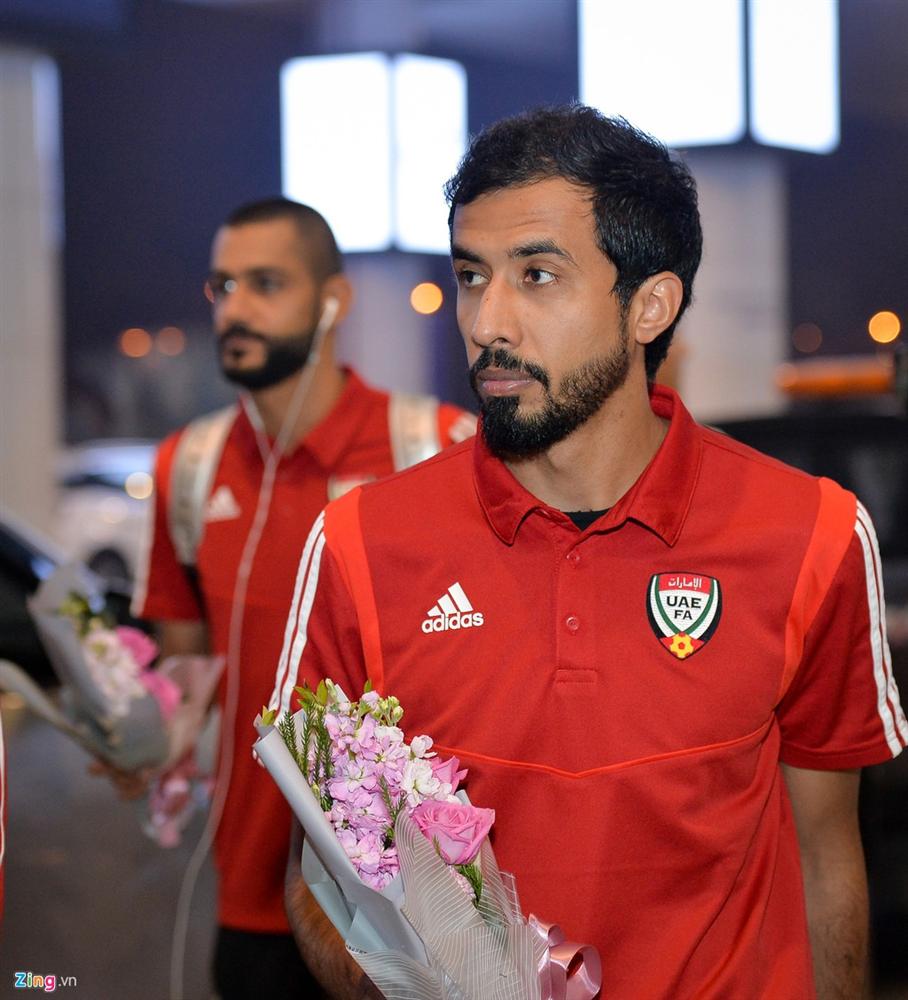 Đội tuyển UAE đi chuyên cơ, tới Việt Nam lúc nửa đêm-3