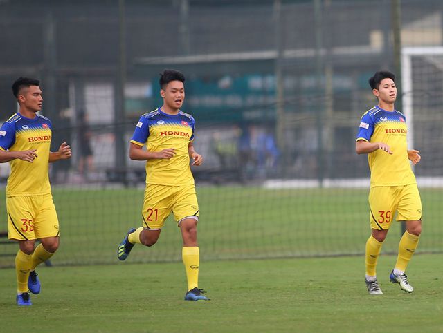 HLV Park Hang Seo chốt danh sách 23 cầu thủ đấu UAE-1