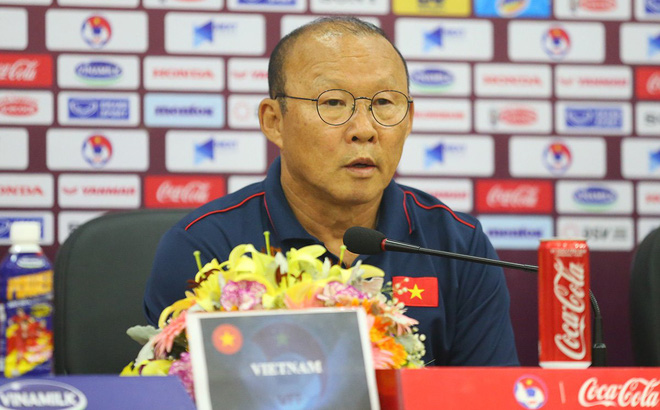 HLV Park Hang Seo phân tích mưu kế của UAE, báo tin mừng về Công Phượng, Văn Hậu-1