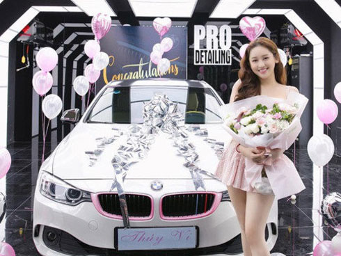 Thúy Vi ra tận Hà Nội chụp ảnh cúc họa mi, thần thái tư thế cũng đáng tham khảo nhưng soi clip hậu trường thì đúng là một trời một vực-5