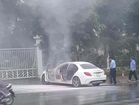 Cháy dữ dội tại tầng hầm biệt thự chứa nhiều ôtô sang của đại gia thép, nhiều tài sản bị thiêu rụi-8