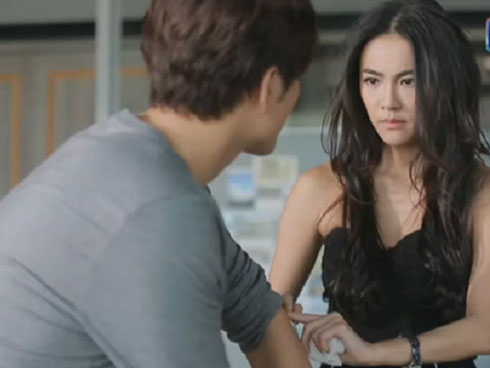 Con trai dẫn người yêu xinh xắn nhưng ăn mặc kỳ lạ về ra mắt gia đình, khi cô gái ấy kéo tay áo lên tôi bủn rủn chân tay-3