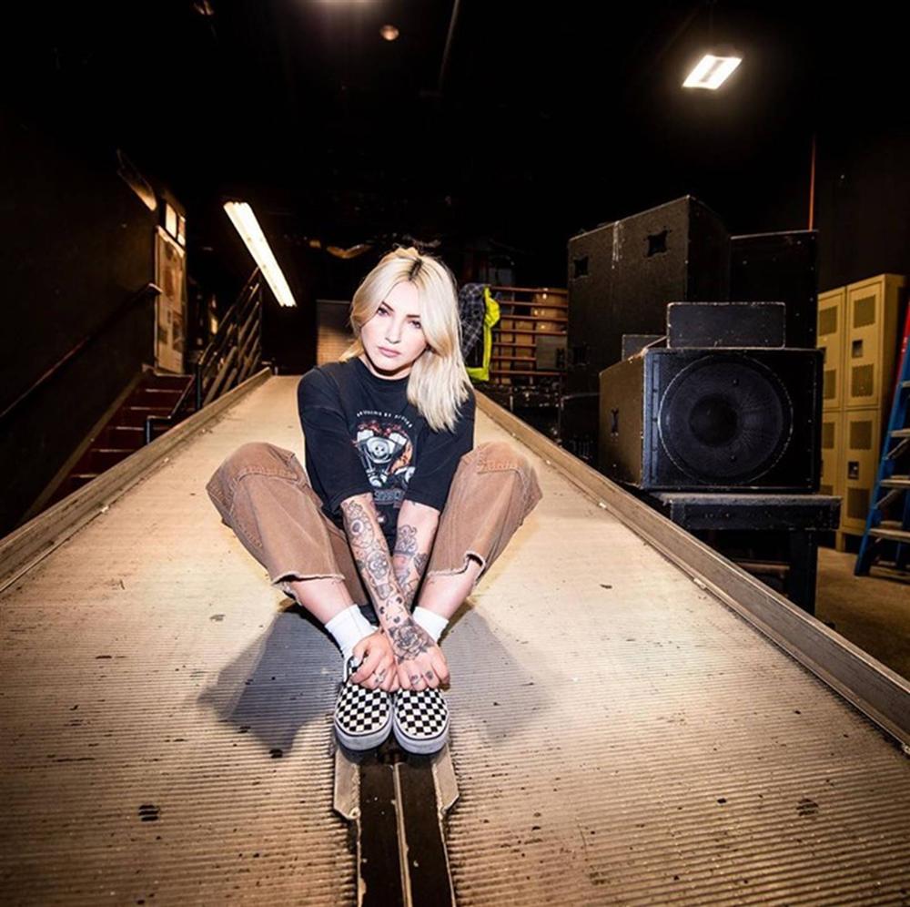 Nữ ca sĩ 9X bị đồn yêu Selena Gomez-9