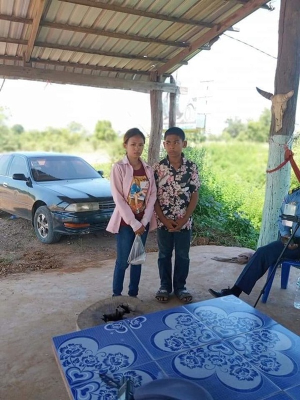 Cư dân mạng bàn tán đám cưới của cô dâu 21 với chú rể 14: Nó là trẻ con mà-3