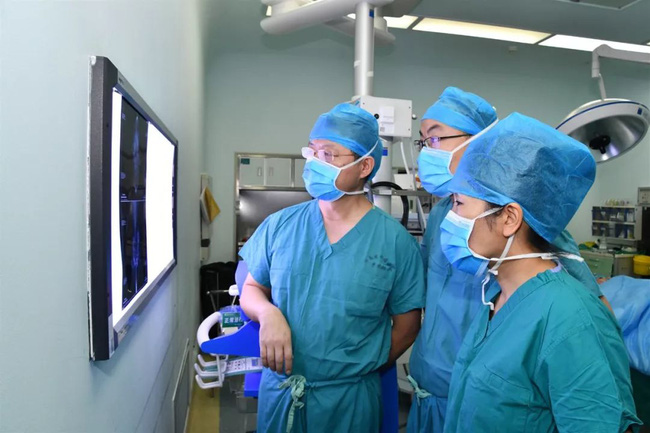 2 chị em ruột tự phát hiện ung thư vú nhờ 1 việc đơn giản, đến bác sĩ cũng phải khen ngợi và khuyên mọi người học theo-4