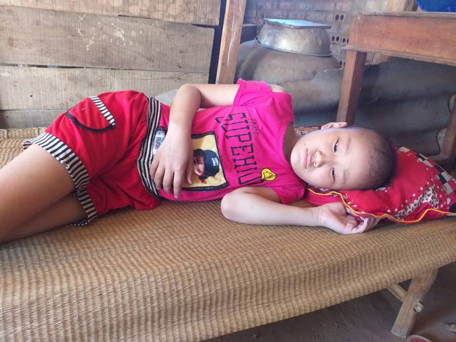 Người phụ nữ tuyệt vọng rao bán thận kiếm tiền chữa bệnh ung thư máu cho con gái 10 tuổi-1