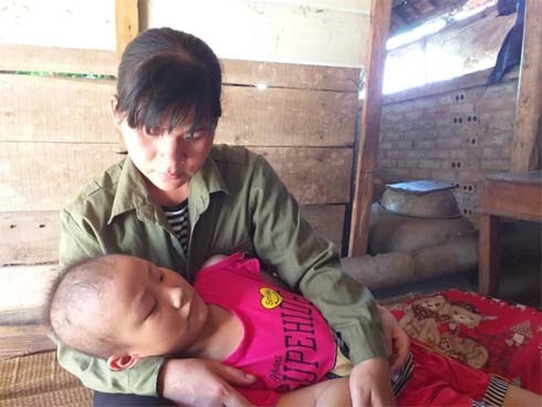 Người phụ nữ tuyệt vọng rao bán thận kiếm tiền chữa bệnh ung thư máu cho con gái 10 tuổi