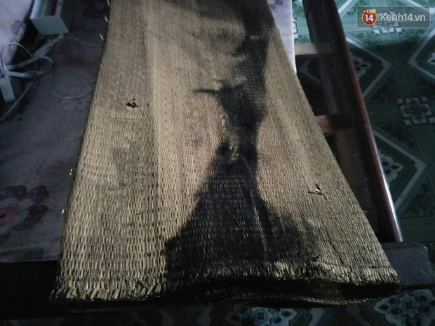 Ám ảnh hiện trường vụ chồng sát hại vợ rồi quấn chăn đốt xác vợ ngay tại nhà-7