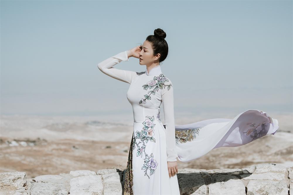 Thanh Mai diện áo dài dạo chơi ở Jerusalem-1