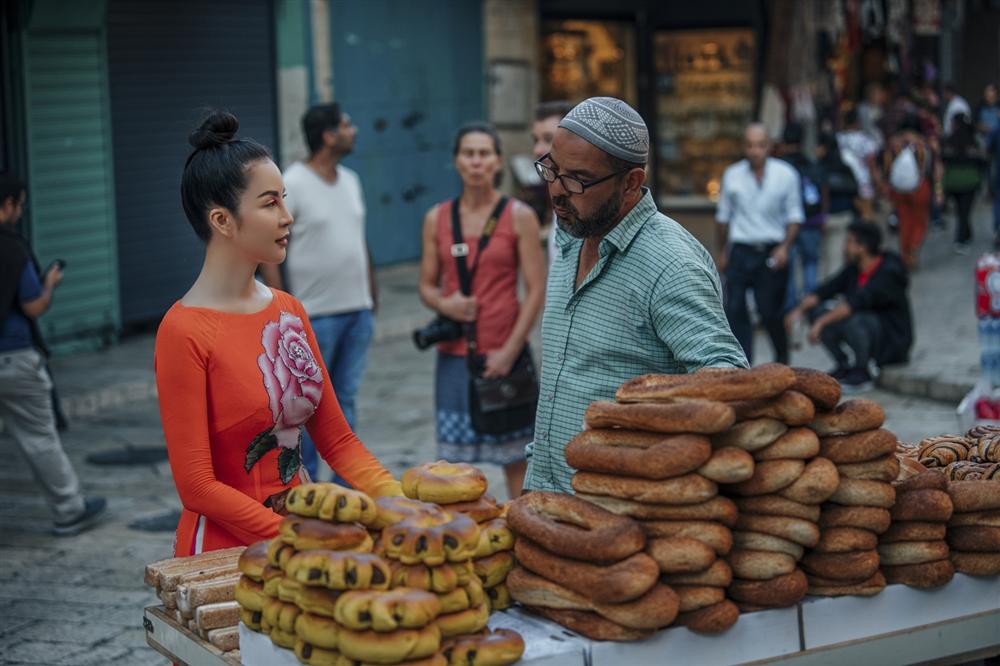 Thanh Mai diện áo dài dạo chơi ở Jerusalem-3