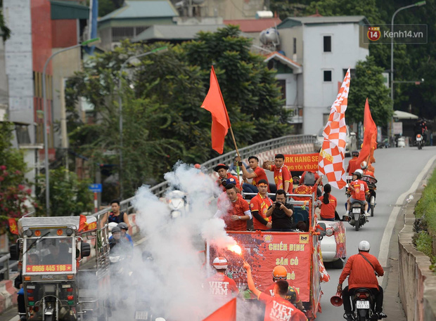 Hàng triệu CĐV vỡ òa trong niềm vui chiến thắng của đội tuyển Việt Nam trước UAE-48