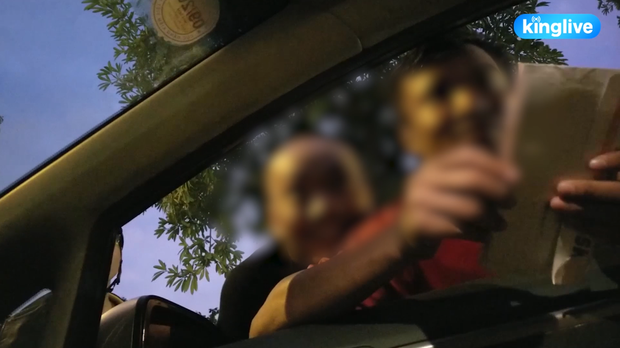 Clip: Phe vé lộng hành trước trận Việt Nam gặp UAE, hét gấp 5 lần giá gốc-2