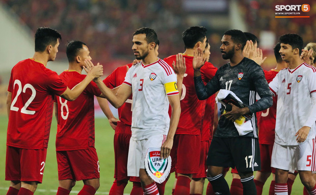 Tuyển thủ Việt Nam tráo số áo đấu UAE: Đó là sự tinh quái của thầy Park-2