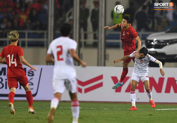 Tuyển thủ Việt Nam tráo số áo đấu UAE: Đó là sự tinh quái của thầy Park-6