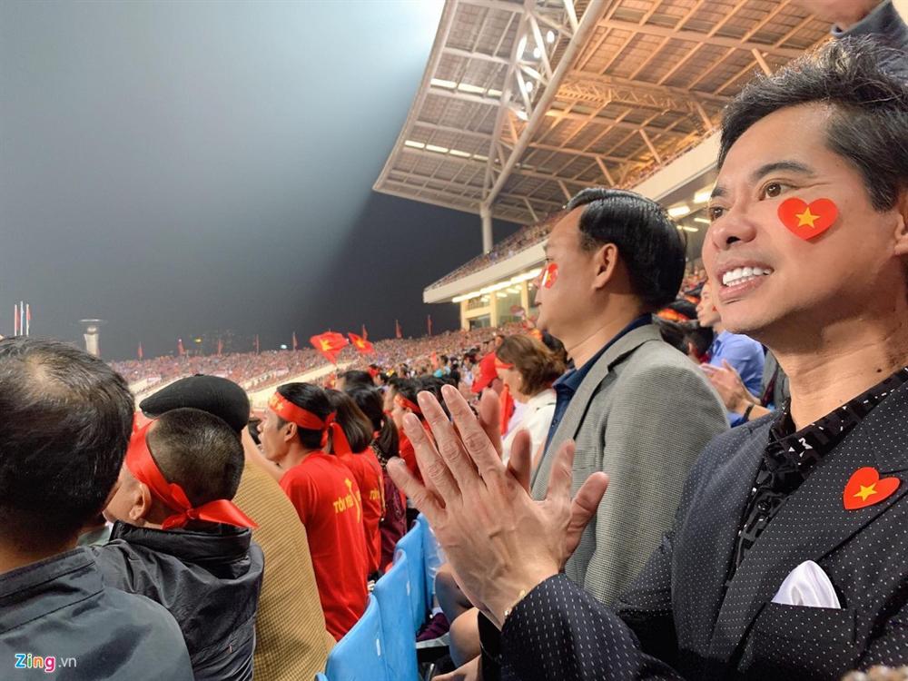 Ngọc Sơn, Minh Luân và dàn sao vỡ òa khi Tiến Linh lập siêu phẩm-3