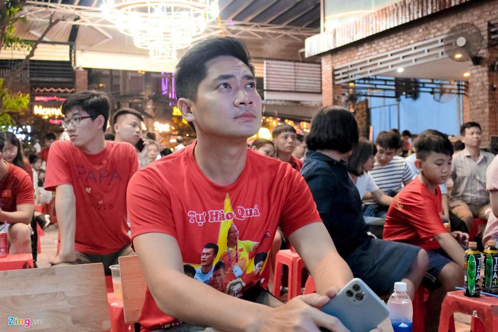 Ngọc Sơn, Minh Luân và dàn sao vỡ òa khi Tiến Linh lập siêu phẩm-5