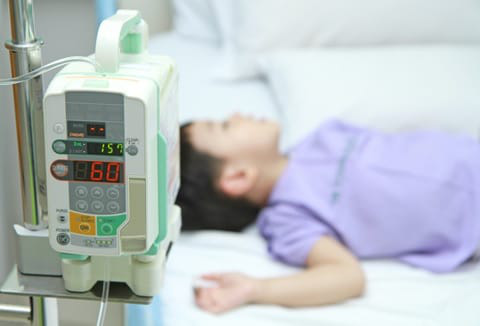 Bé trai 5 tuổi bị đau bụng, co giật dữ dội và khả năng sống sót bằng 0 vì ăn nhầm thuốc diệt chuột-2