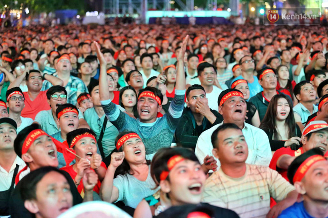 Hàng triệu CĐV vỡ òa trong niềm vui chiến thắng của đội tuyển Việt Nam trước UAE-10