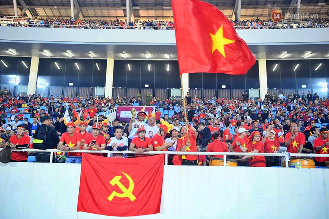 Hàng triệu CĐV vỡ òa trong niềm vui chiến thắng của đội tuyển Việt Nam trước UAE-13