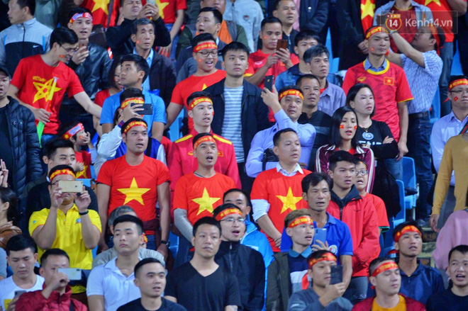 Hàng triệu CĐV vỡ òa trong niềm vui chiến thắng của đội tuyển Việt Nam trước UAE-17