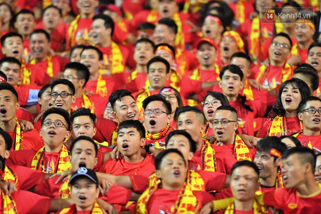 Hàng triệu CĐV vỡ òa trong niềm vui chiến thắng của đội tuyển Việt Nam trước UAE-18