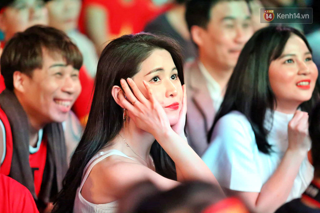 Hàng triệu CĐV vỡ òa trong niềm vui chiến thắng của đội tuyển Việt Nam trước UAE-22