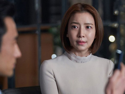 Bỏ mặc vợ mang bầu, bác sĩ đạo mạo vượt đường xa để đến với người tình nhí và hậu quả nặng nề đến ngay sau đó-4