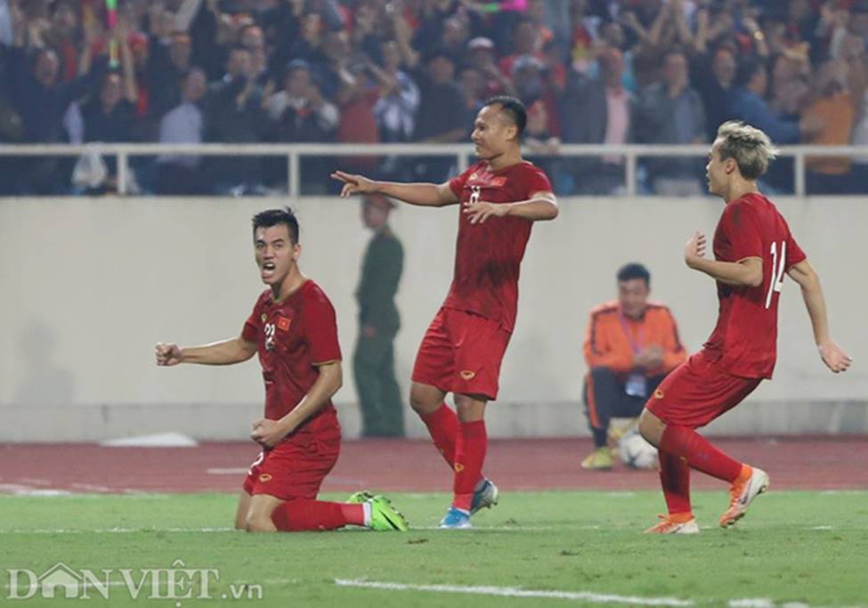 Ảnh: Tiến Linh tỏa sáng, tạo 2 bước ngoặt đưa Việt Nam thắng UAE-8