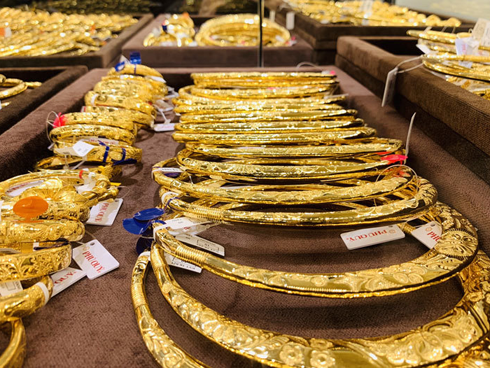 Giá vàng hôm nay 16/11, tăng giảm thất thường, đầu tư thận trọng-2