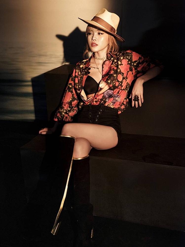 Mãn nhãn với vòng eo con kiến, chân thẳng tắp nuột nà của Thiều Bảo Trâm trong bộ ảnh mới-2