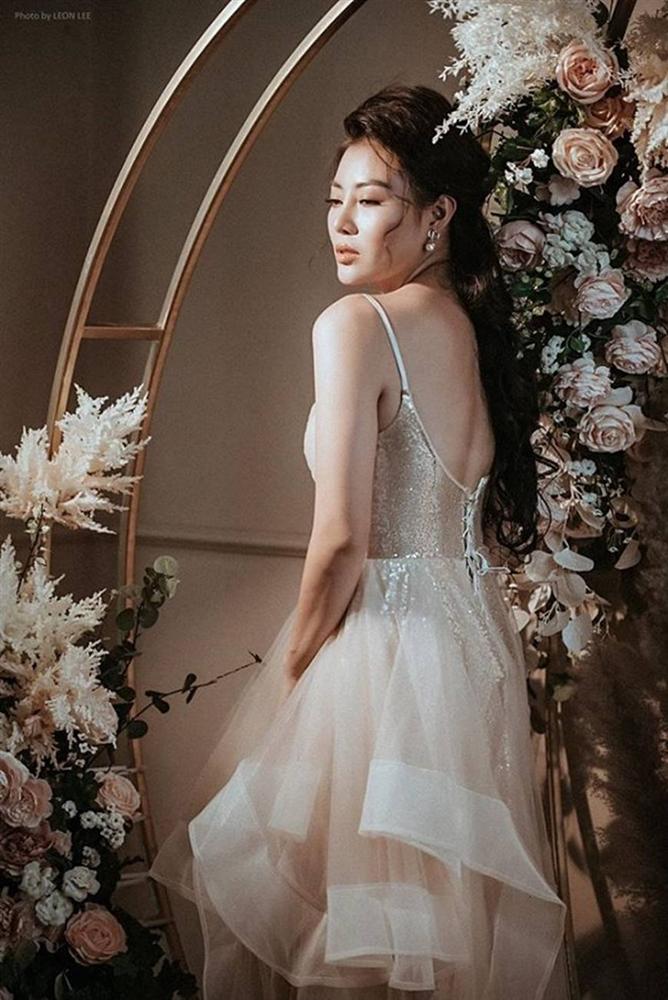 Thanh Hương diện đầm xòe công chúa 2 dây, trưng vòng một căng đầy gợi cảm-8