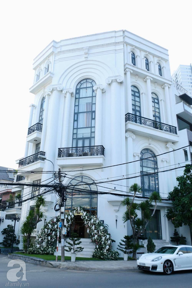 Đám cưới Bảo Thy: Sau lễ tại nhà thờ, bảo vệ căng dù che kín hình ảnh cô dâu về nhà chồng-30