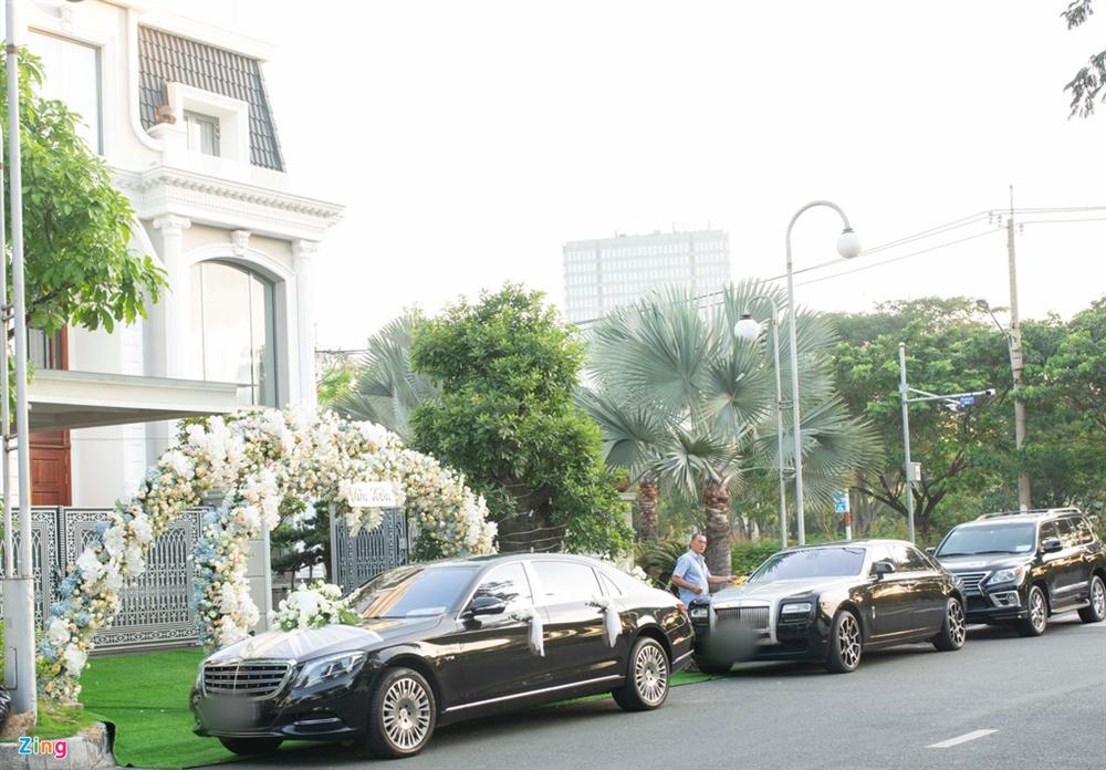 Biệt thự ở khu nhà giàu của chồng Bảo Thy-5