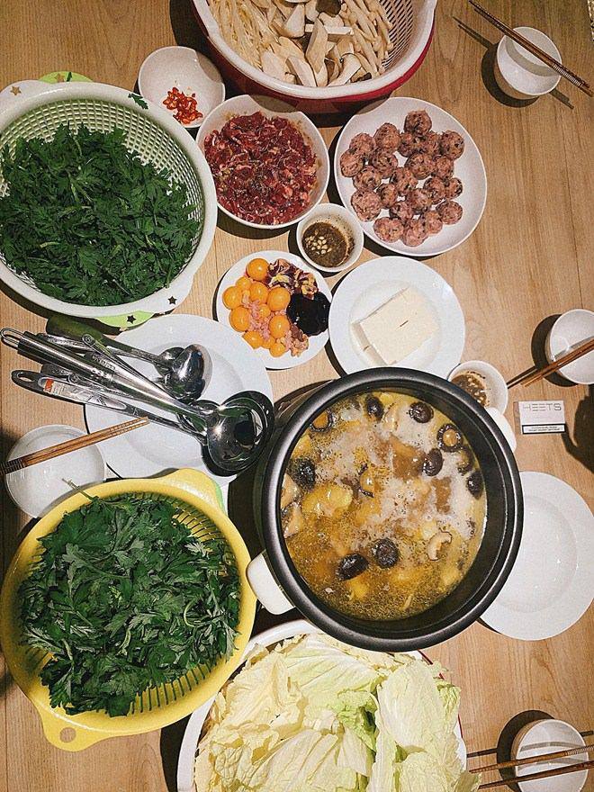 Quên nỗi buồn bị phạt 9 triệu, Bích Phương ngụp mặt vào bếp nhưng lại khiến Bảo Anh giận-5