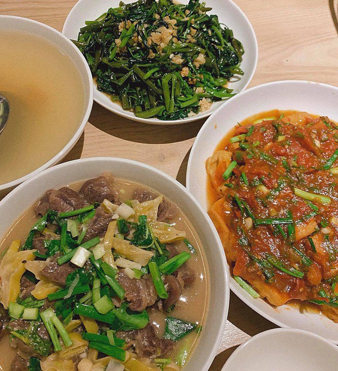 Quên nỗi buồn bị phạt 9 triệu, Bích Phương ngụp mặt vào bếp nhưng lại khiến Bảo Anh giận-11