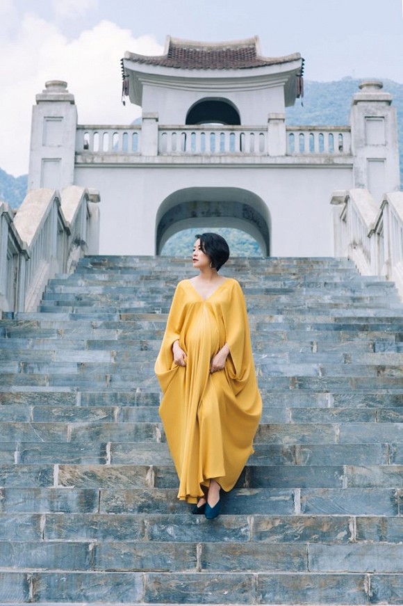 MC Phí Linh up vội loạt ảnh bầu bí bởi không lại đi đẻ mất-1