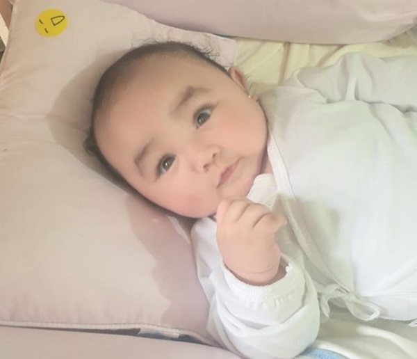 Thuê bảo mẫu cho con trên Facebook, mẹ hoảng hốt khi xem camera chỉ sau 1 ngày-1