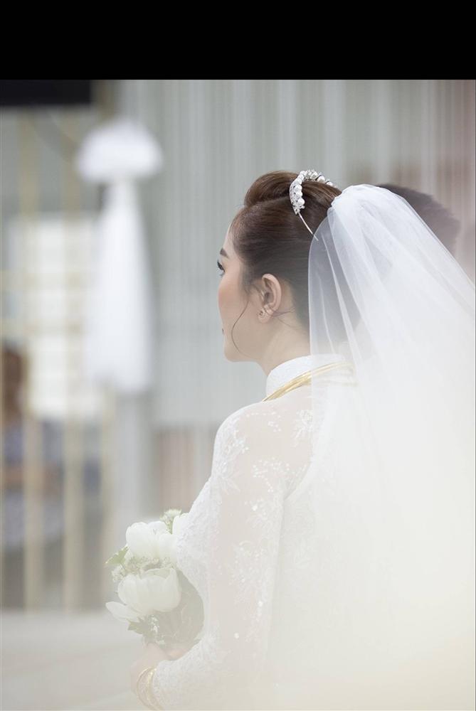 Khoảnh khắc thiêng liêng trong lễ cưới Bảo Thy-3