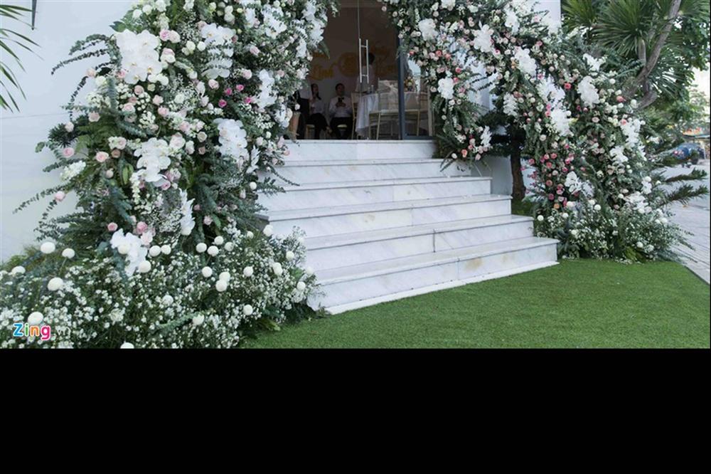 Khoảnh khắc thiêng liêng trong lễ cưới Bảo Thy-10