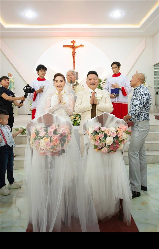 Khoảnh khắc thiêng liêng trong lễ cưới Bảo Thy-9