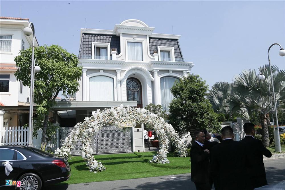 Khoảnh khắc thiêng liêng trong lễ cưới Bảo Thy-15