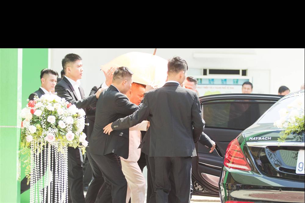 Khoảnh khắc thiêng liêng trong lễ cưới Bảo Thy-21